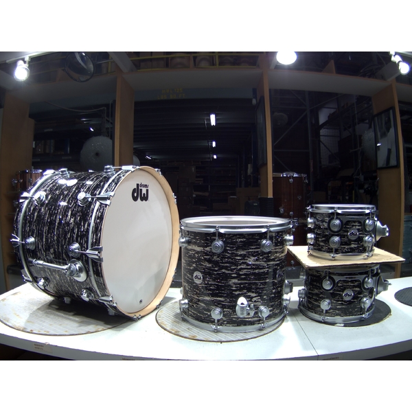 DW Sonic Ply Maple/Aluminum 10"/12"/16"/22" Shells - Black Oyster Glass