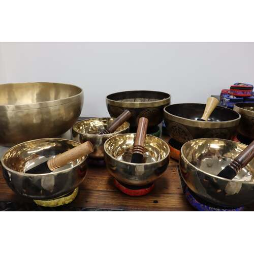 Himalayan Etched Singing Bowl [Buddha]